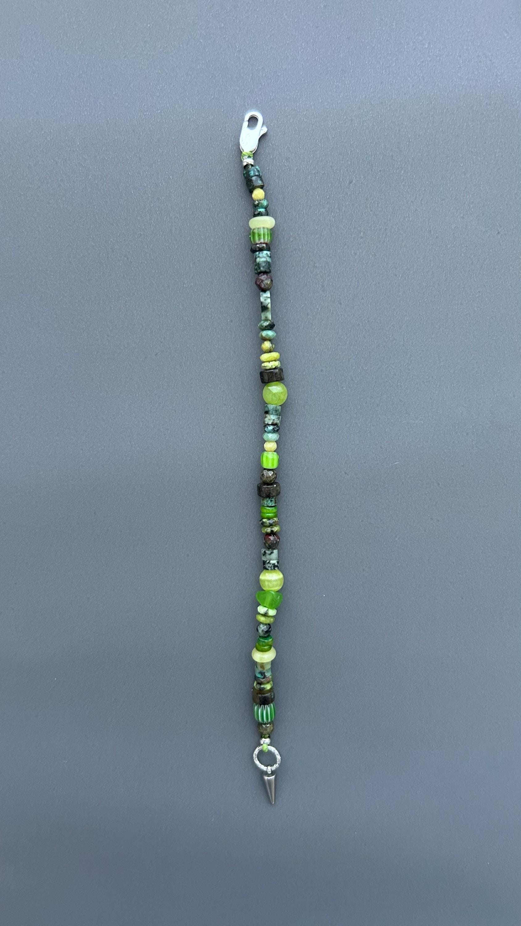 Green Gemstone Beaded Bracelet, Natural Stone Bracelet with Silver Spike Charm, Boho Stretch Bracelet, Unisex Layering Jewelry, Gift for Him